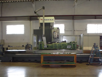 02 Centros de Usinagem Vertical CNC, marca WOTAN, modelo WOMAT M3, comando Heidenhain 426. Capacidade: curso: 1000 x 3000 mm altura: 1000 mm.
